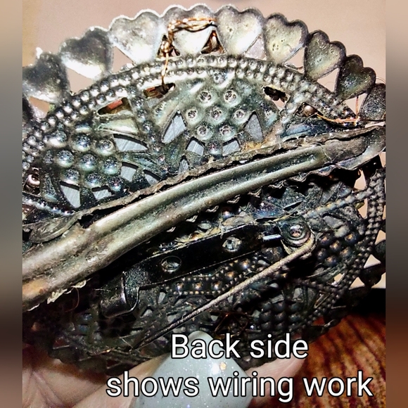 Distressed Green & Gold Vintage Ivory Cameo Brooch Restored - Picture 11 of 12